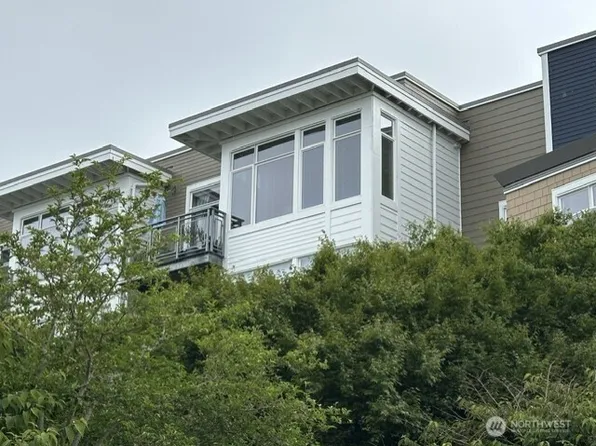 190 Harbor Sq Loop #C-427, Bainbridge Island, WA 98110