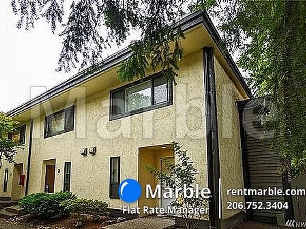 2524 NE 195th St APT 2