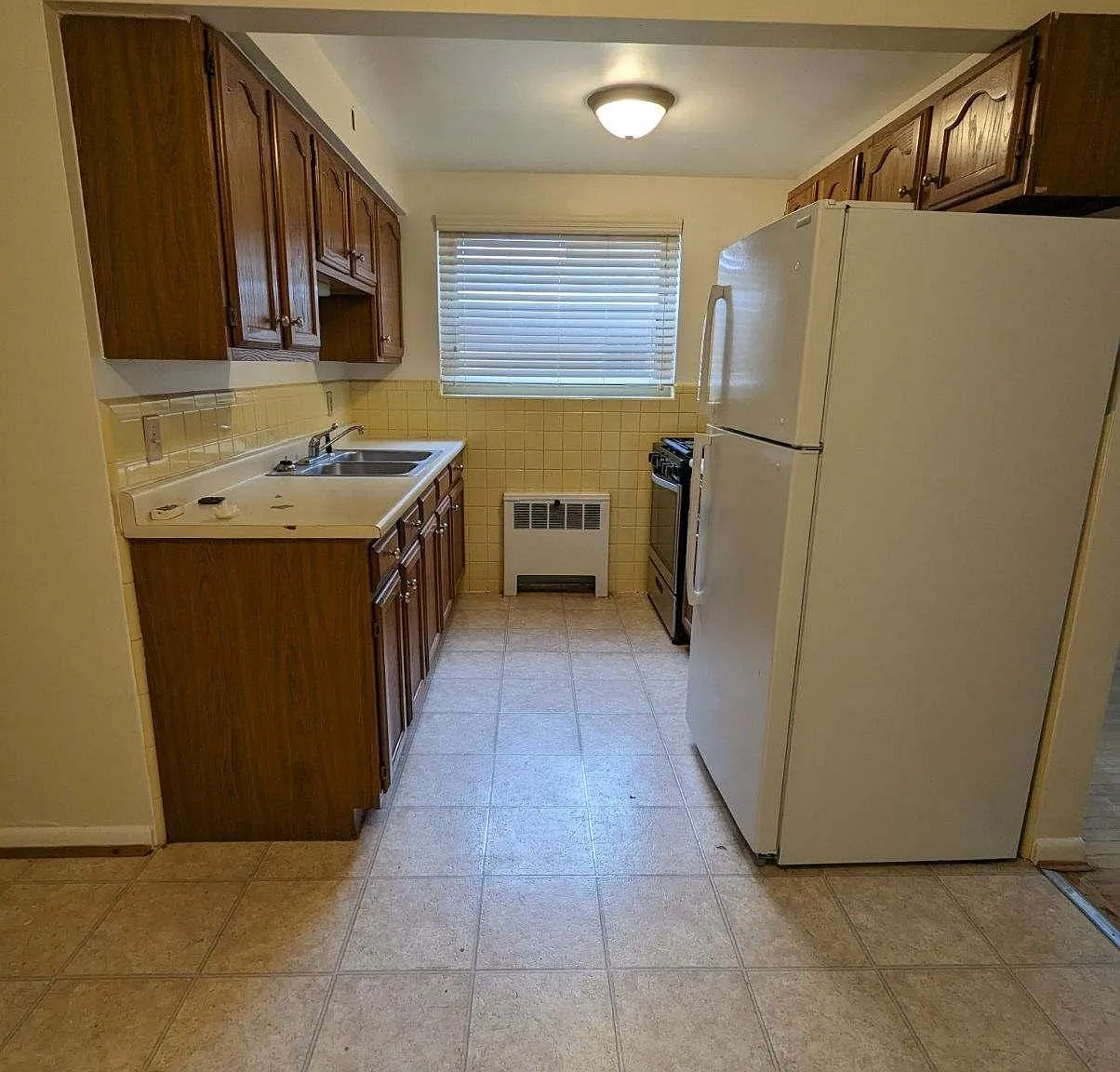 1 bed, 700 sqft, $900 — Photo 3