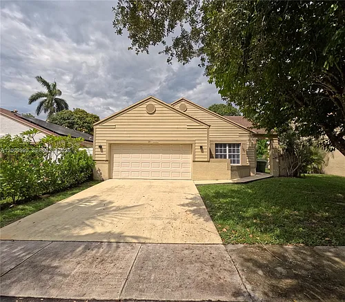1211 SW 84th Ter Photo 1