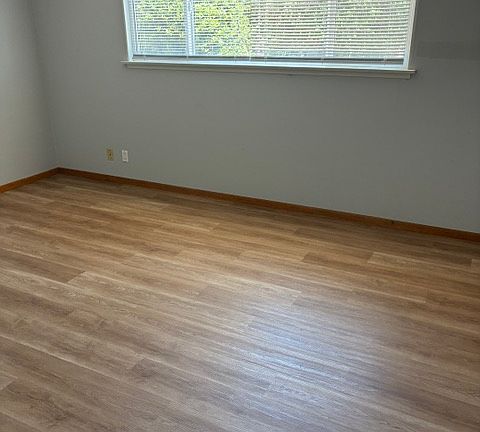 5th image of 3816 Lealma Ave