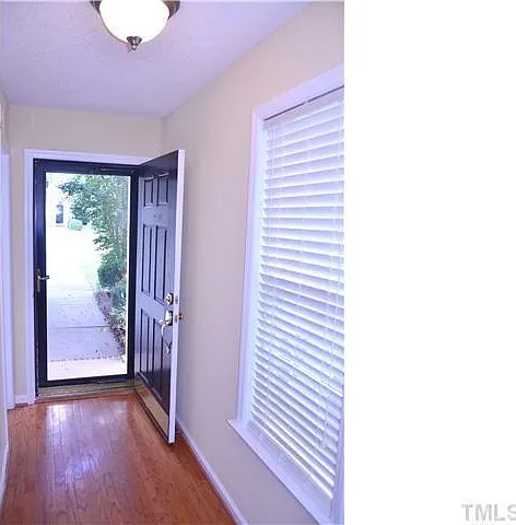 2009 Thornblade Dr — Photo 2