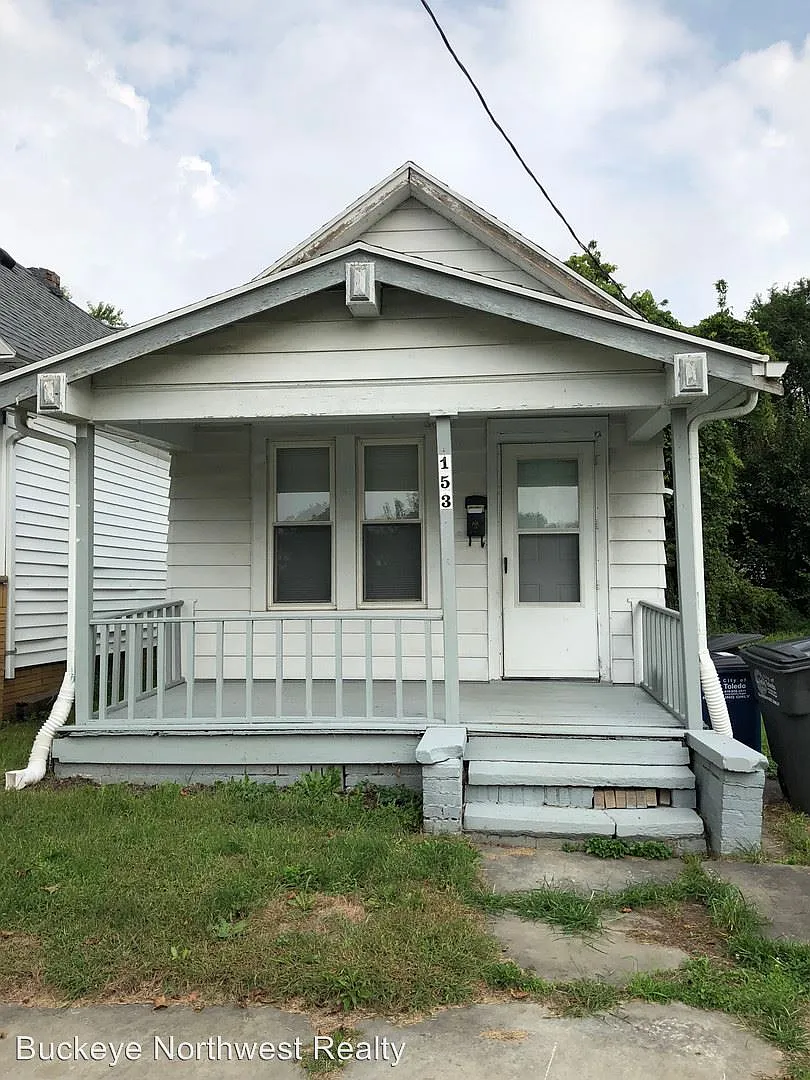 153 Hausman St photo 1