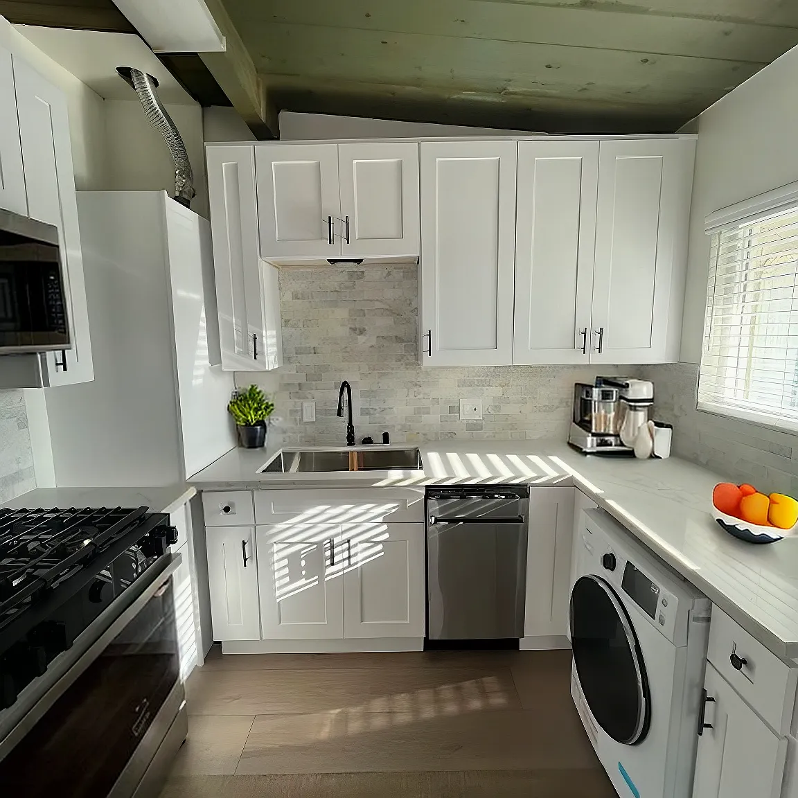 1 bed, 625 sqft, $2,395 — Photo 2