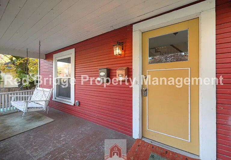 1422 SE Marion St #A — Photo 5