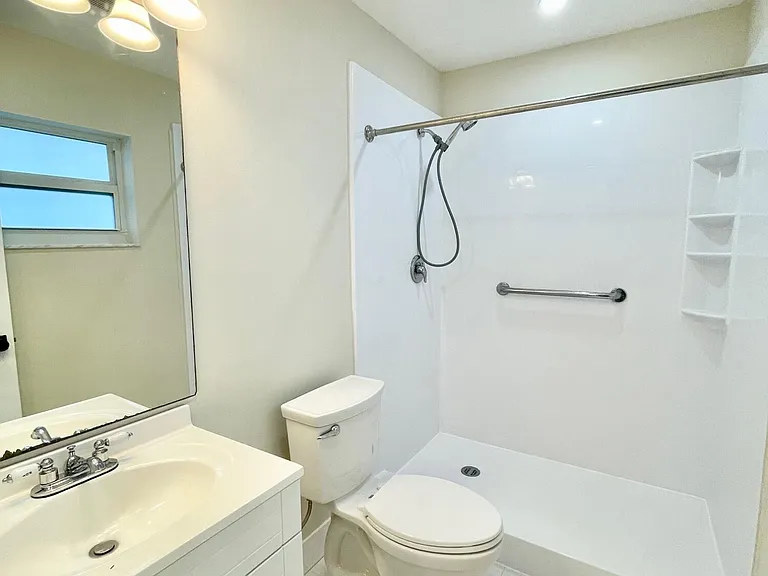 8205 NW 106th Ave — Photo 10