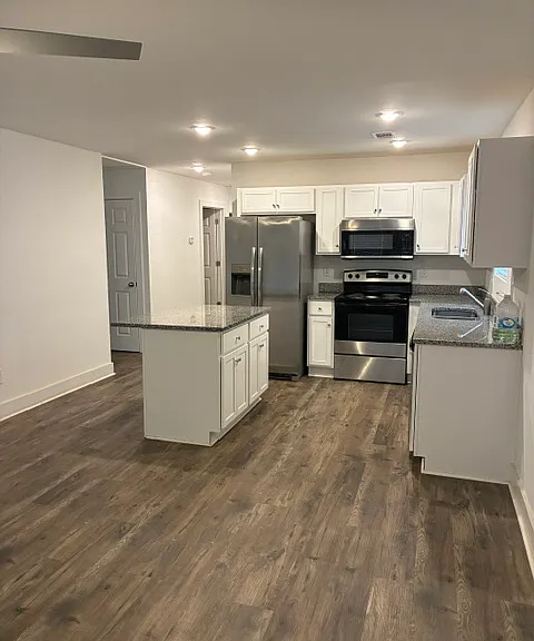 517 S Forest Ave — Photo 2