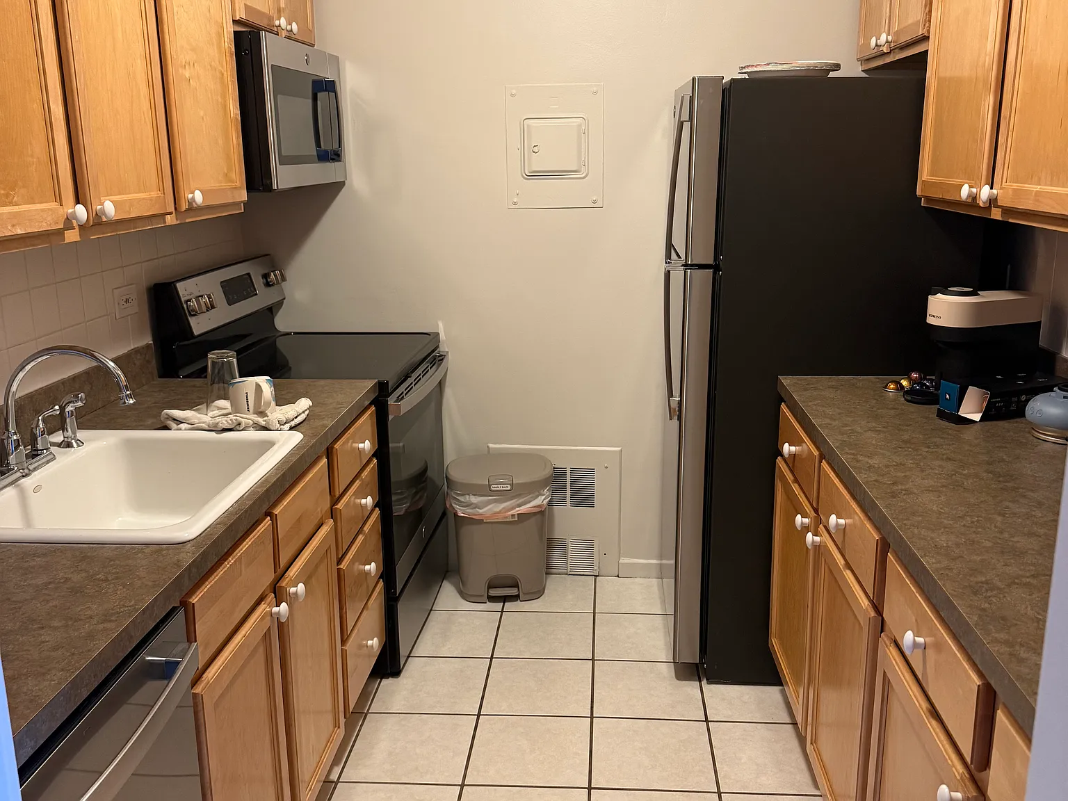 2 bed, 1100 sqft, $2,100 — Photo 2