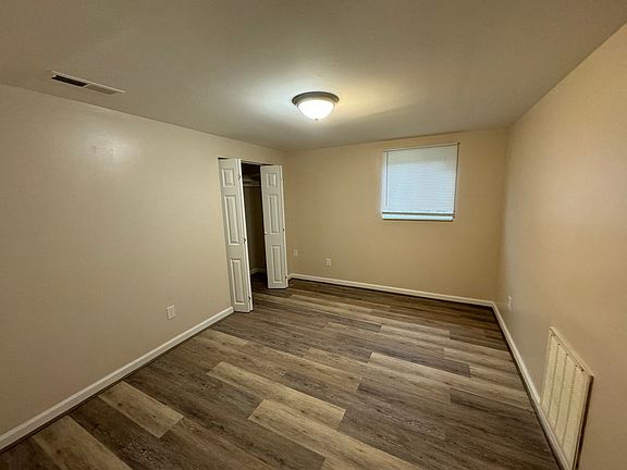 5th image of 209 Lakeshore Dr #15