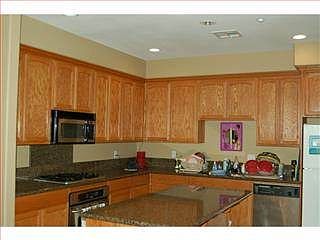 5th image of 14629 Avon Ave #4