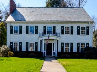 65 Walbridge Rd, West Hartford, CT 06119