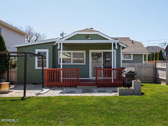 4th image of 2204 Hill Avenue