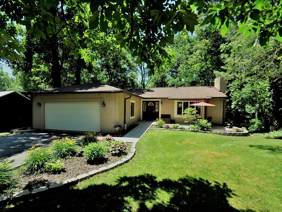 1st image of 2995 Potawamie Dr