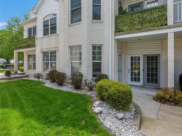 212 Adams Pointe Blvd Unit 7, Mars, PA 16046
