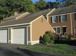 178 Foxbridge Village Rd, Branford, CT 06405