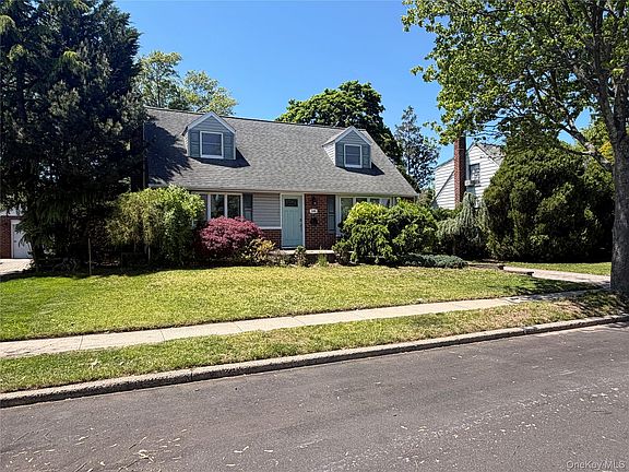 3rd image of 140 Wickshire Drive