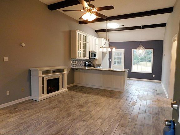 5th image of 3369 Woods Ln