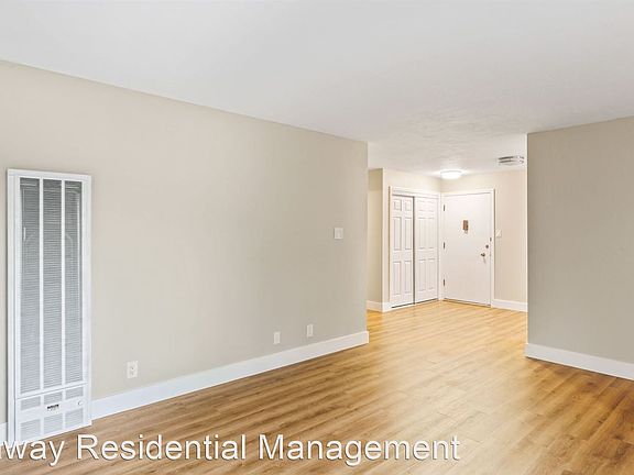 3rd image of 506 Richmond Dr #4