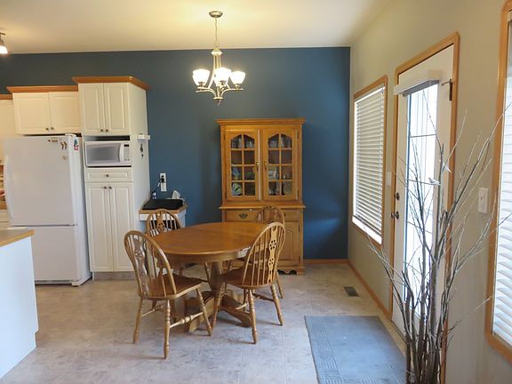 5th image of 2112 Hull Way NE