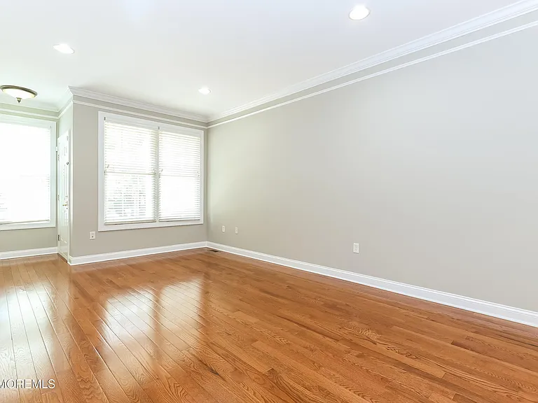 18 Deepwater Cir — Photo 9