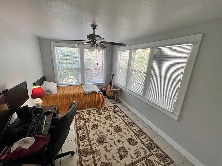 219 Bryan St — Photo 4