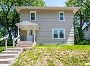 609 34th St, Rock Island, IL 61201