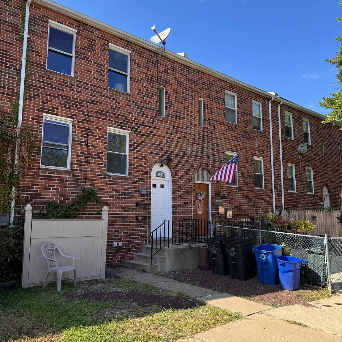 2 bed, 1.0 bath, 850 sqft, $1,600 — Photo 1