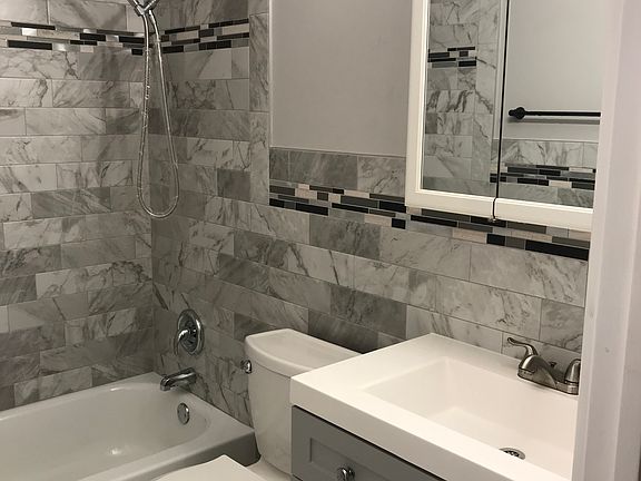 3rd image of 10425 S Keating Ave APT 3N