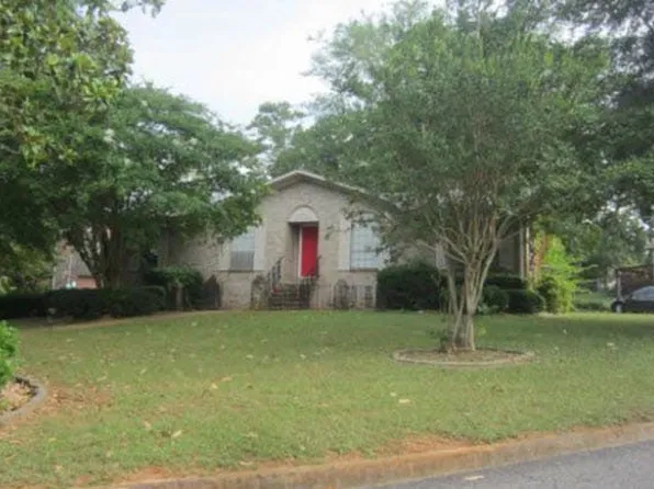 109 Woodview Ln, Fairfield, AL 35064