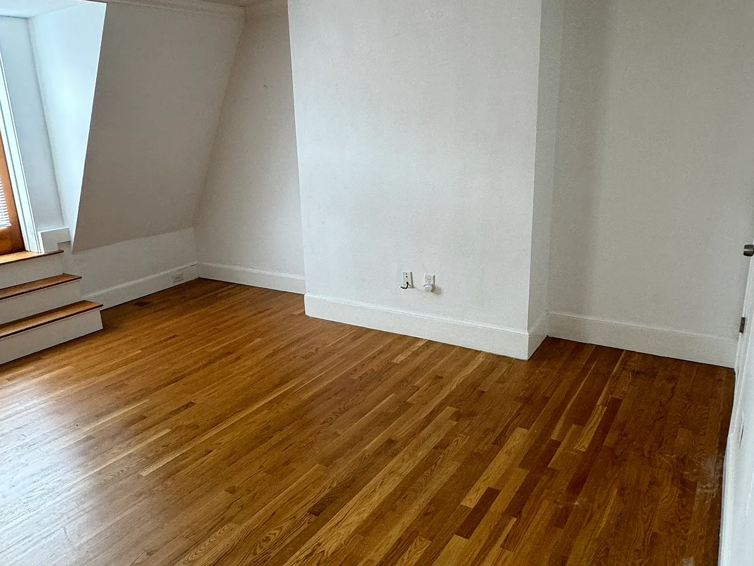 3 bed, 2.0 bath, 1600 sqft, $4,200 — Photo 4