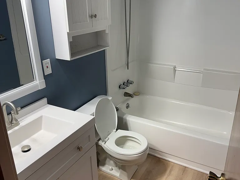 304 NE Independence Ave #B — Photo 8