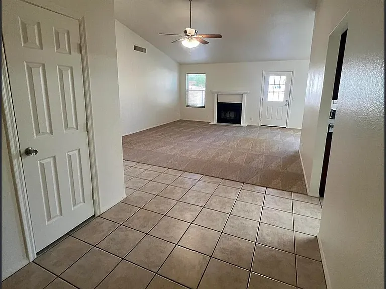 1321 E Morrow Dr — Photo 4