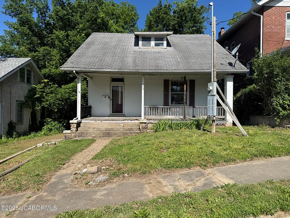 1st image of 204 Havana St