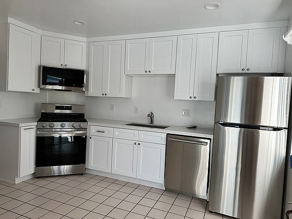 2nd image of 310 Wisconsin Ave #7