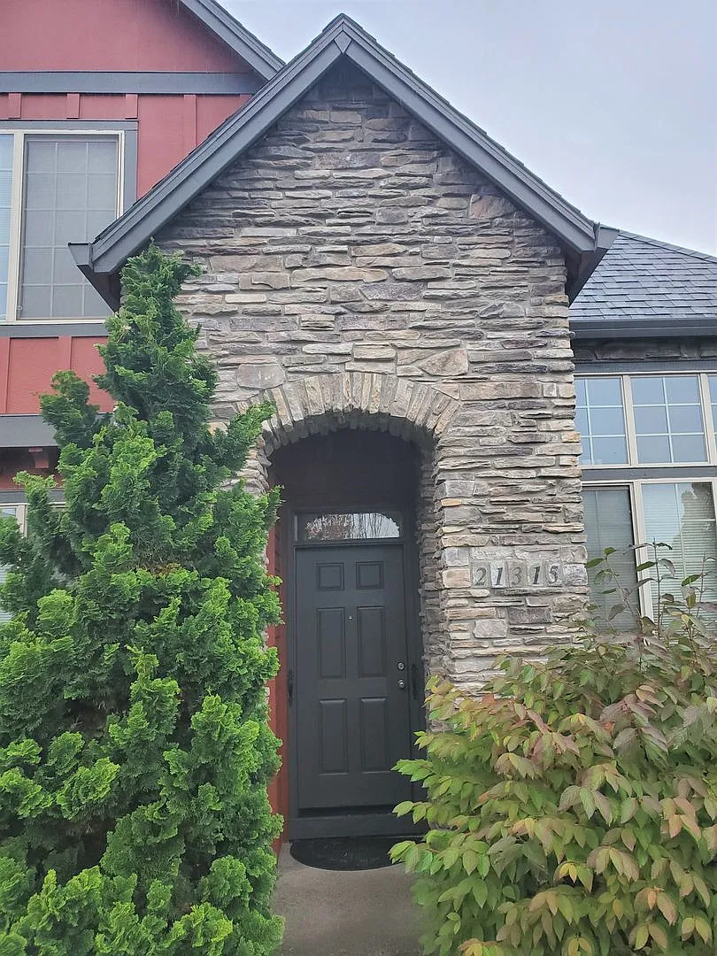 Great Home in Sherwood! Primary Suite on Main! — Photo 2