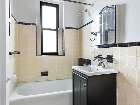 5th image of 111 W 94th St APT 6H