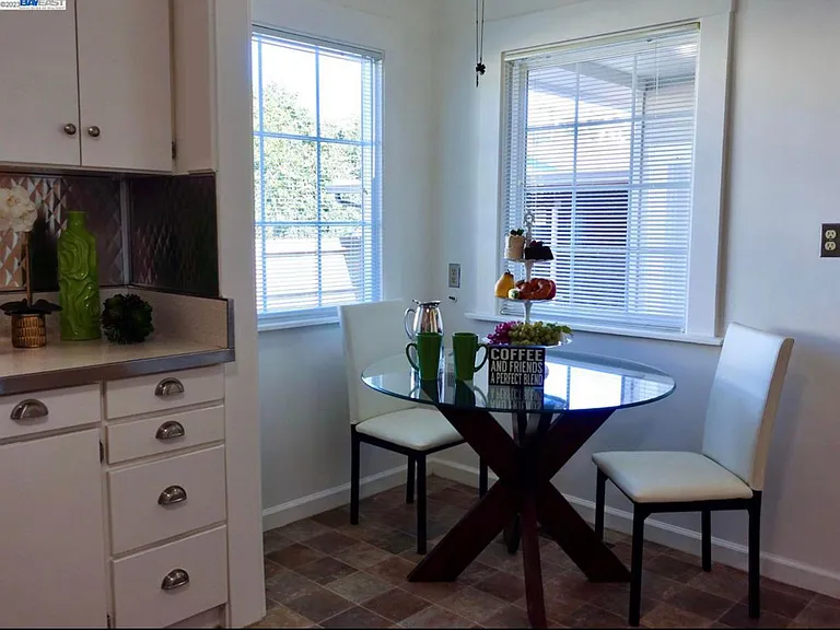 1238 Liberty St — Photo 27