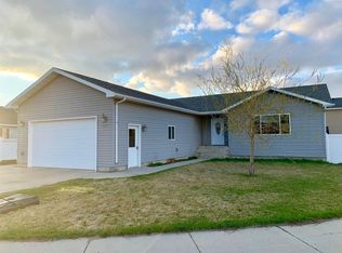 1803 17th Ct W, Williston, ND 58801