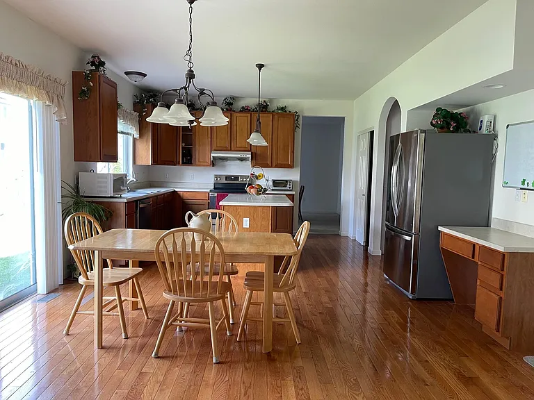 10449 Anzeiger Ave — Photo 3