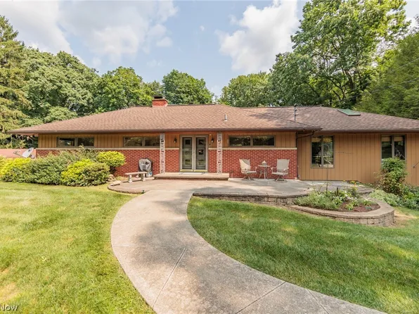 425 Bittersweet Rd, Akron, OH 44333