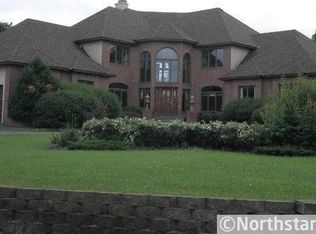 26 Blue Jay Ln, North Oaks, MN 55127