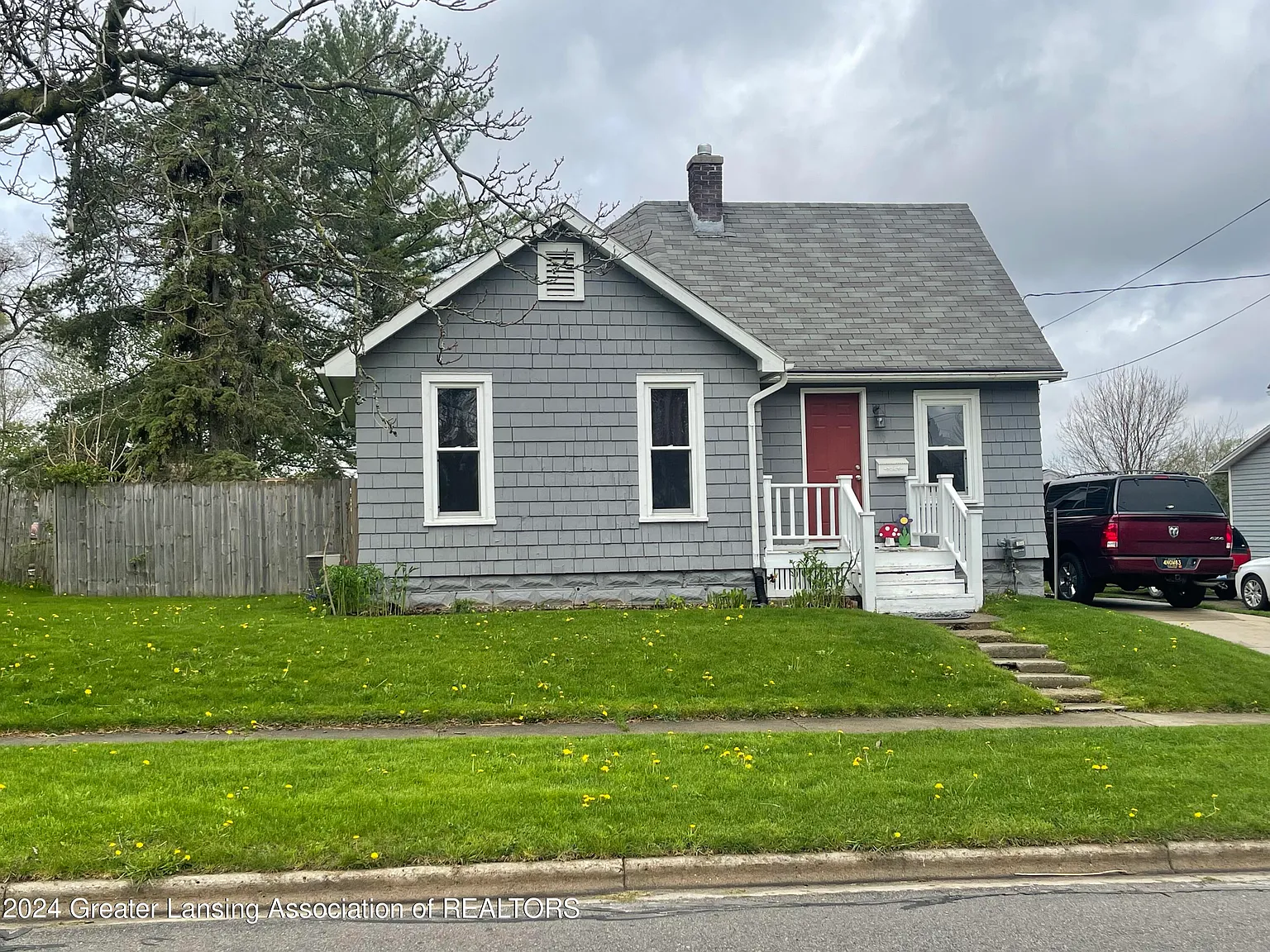 110 S Morton St photo 1