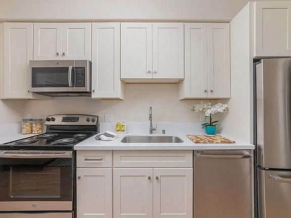 2nd image of 630 Water St #4e2158200