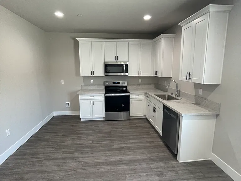 5224 Hawkwatch Ln #B — Photo 3