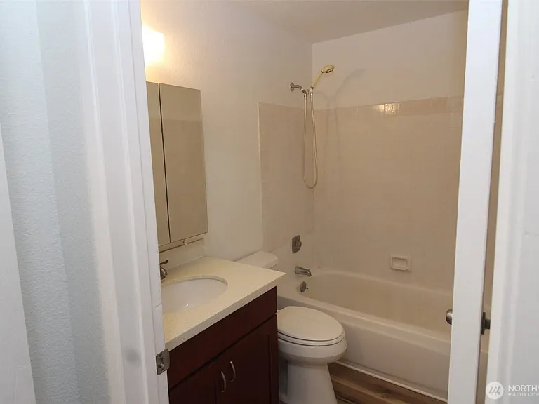 15210 Macadam Rd S #D304 — Photo 14