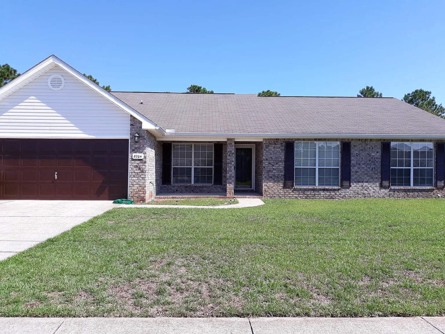 4 bed, 2.0 bath, 2122 sqft, $2,350 — Photo 1