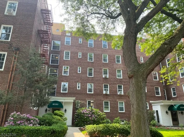 8550 Boulevard East #5C, North Bergen Twp., NJ 07047
