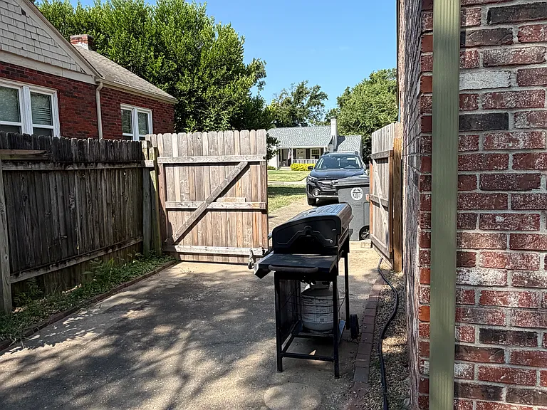 1219 S Richmond Ave — Photo 18