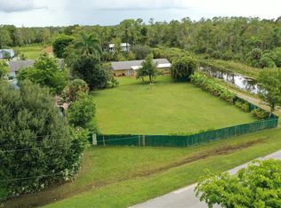 5200 Maple Ln, Naples, FL 34113