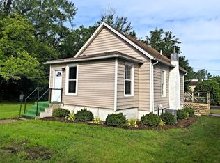 418 N Jackson St, Waukegan, IL 60085